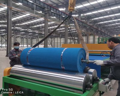 Оборудование для производства готовых резиновых беговых дорожек