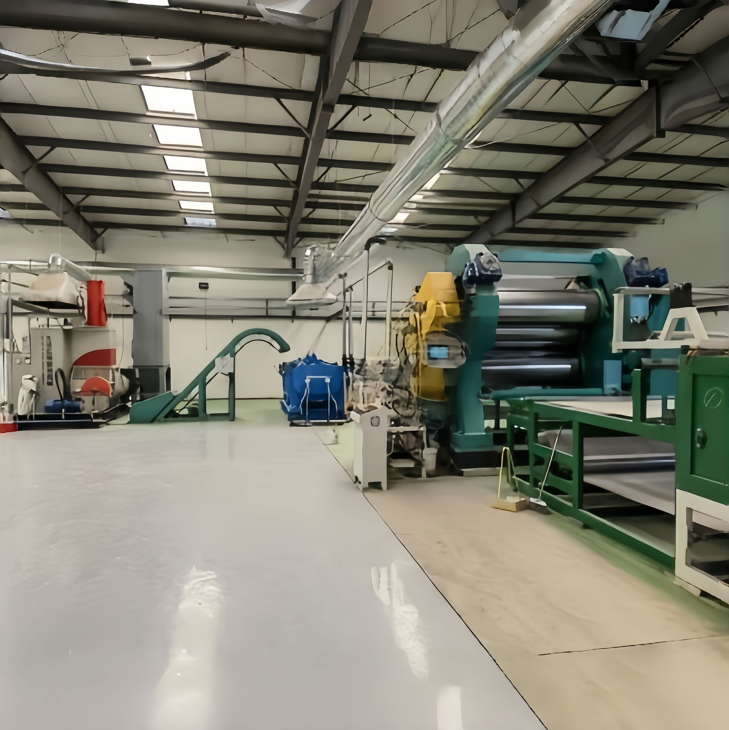 Плоско-прессовая вулканизационная машина решает проблемы «неравномерной вулканизации + низкой эффективности»